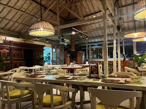 Lotus Seaview Restaurant 4