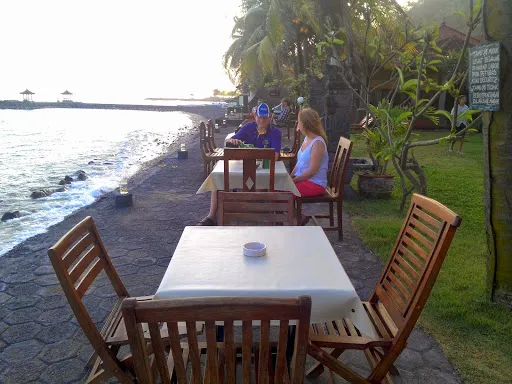 Temple Cafe & Seaside Cottages