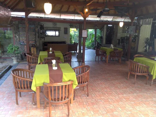 Temple Cafe & Seaside Cottages 2
