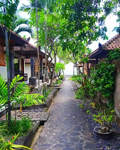 Temple Cafe & Seaside Cottages 4