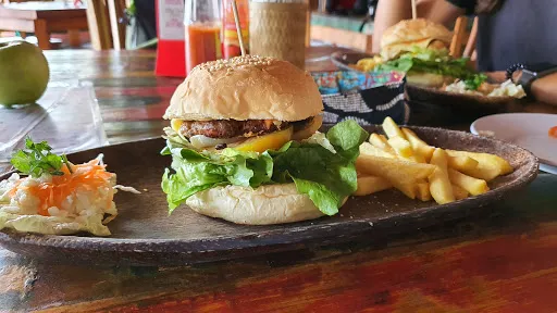 New Queen Pub & Restaurant 1