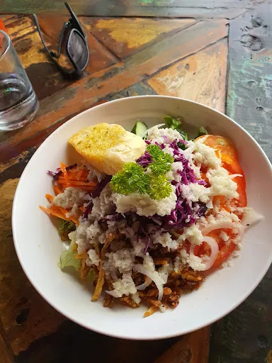 New Queen Pub & Restaurant 4