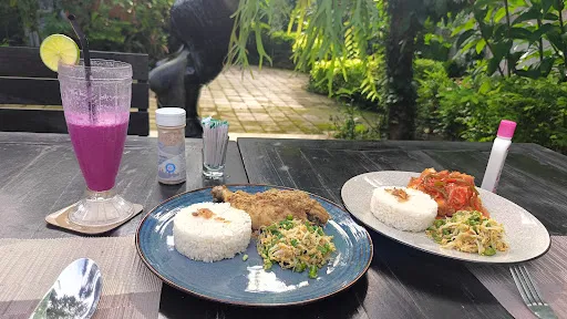 Joglo Bar & Restaurant 3