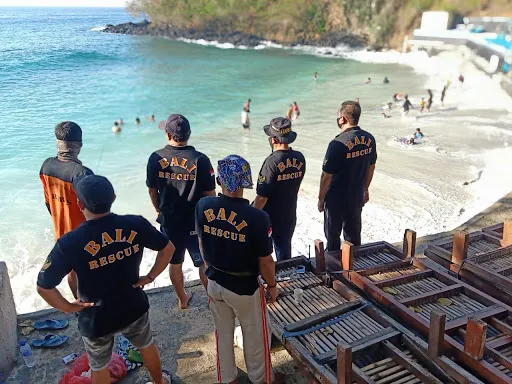 Ali Bali driver and fast boat ticket to gillis and Lombok 3