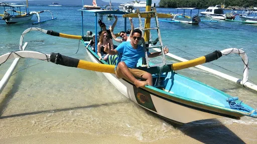 Ali Bali driver and fast boat ticket to gillis and Lombok 4