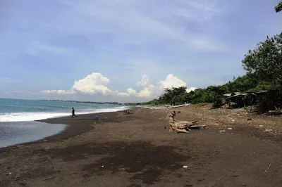 Wates Yeh Malet Beach 1