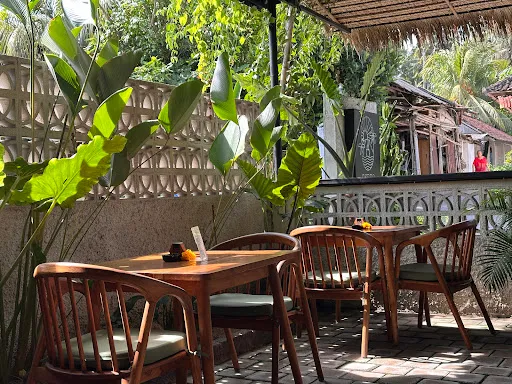 Oketo Cafe Candidasa 1