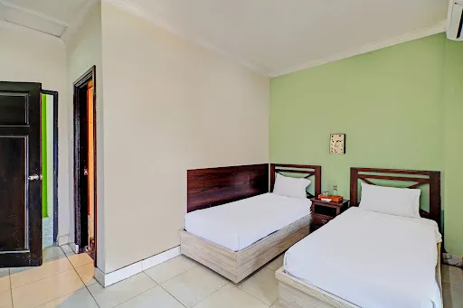 OYO 92439 Hotel Tower Klungkung 1