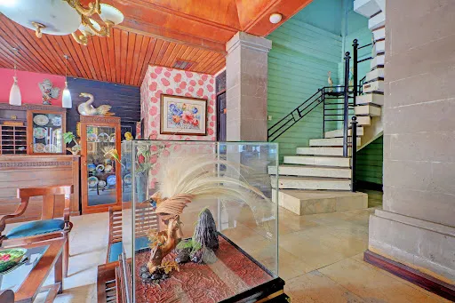 OYO 92439 Hotel Tower Klungkung 4