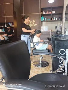 SALON KADEK & PONDOK AYU KOST 1