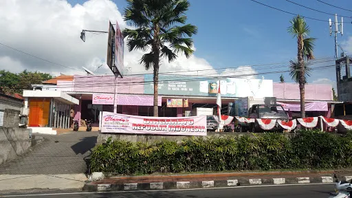 Clandy's Mart Klungkung 1