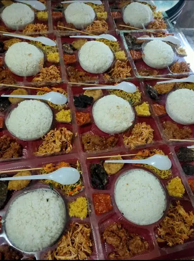 Warung Muslim Bu Apid 3