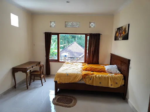 THE LANUS'S GUEST HOUSE 1