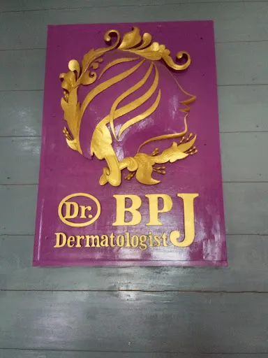 Klinik Dr. BPJ Dermatologist Skin center 4