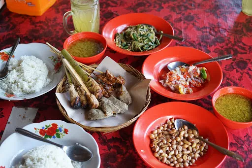 Merta Sari Restaurant Pesinggahan 2