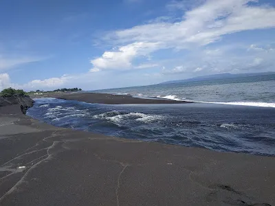 Pantai Batu Tumpeng 2