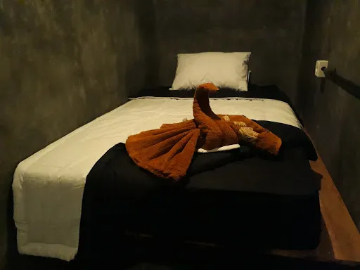 Keramas Surf Capsul Hotel 1