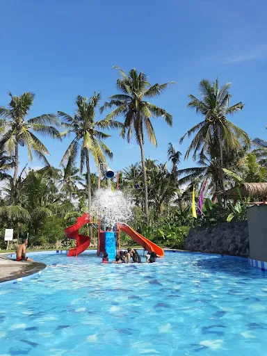 The Segara Seaview Pool Garden & Eatery 3