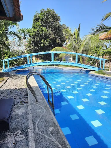 Cucukan Beach Guest House 2