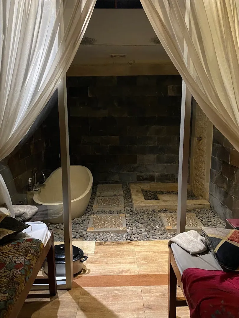 Toyo Magelung Spa And Beauty Salon 3