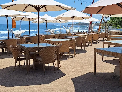 Swan Restaurant Keramas 2