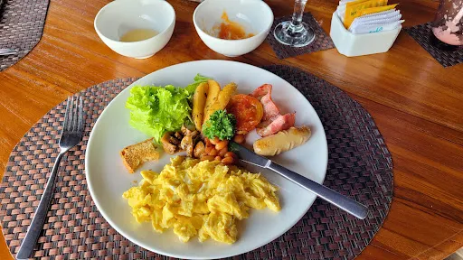 Swan Restaurant Keramas 3