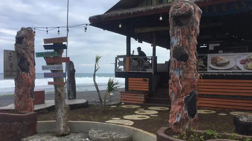 Keramas Surf Camp Restaurant Rice Field 1