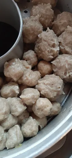 Warung Bakso Ayam & Babi Tiga Dewi 4