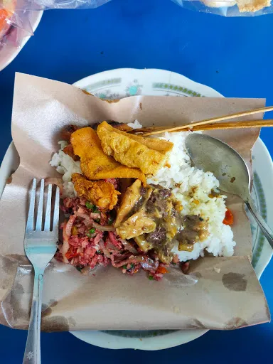 Warung Nasi Lawar Dugong 21 3