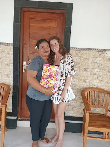 Wayan Suari Massage 2