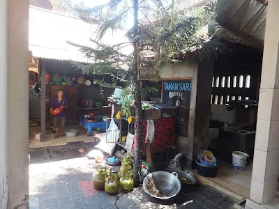BABI GULING PANDE EGI MAIN OFFICE 2