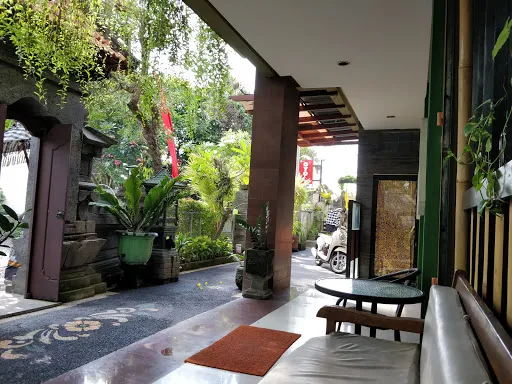 Airy Gianyar Hasanuddin Gang Dugul Sari Bali 1