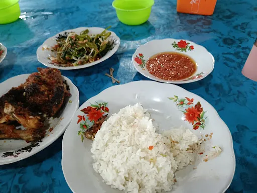 Rumah Makan Ayam Taliwang 3