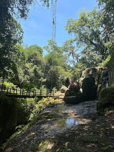 Tegal linggah Cliff Temple 1