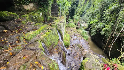 Tegal linggah Cliff Temple 2