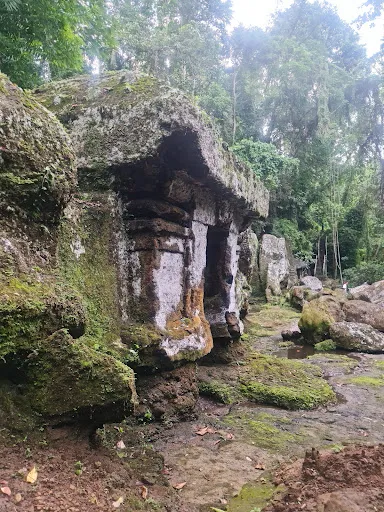 Tegal linggah Cliff Temple 3