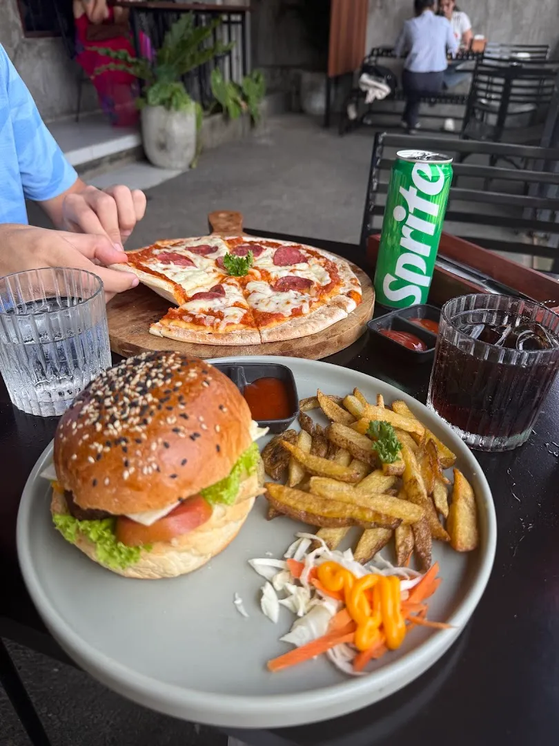 Kim Coffee and Eatery 3