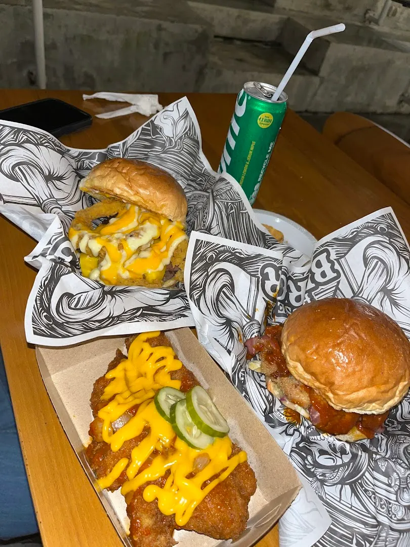House Of Burger 4