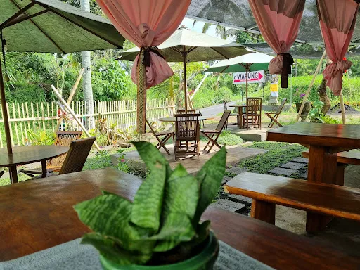 D’Warung 4