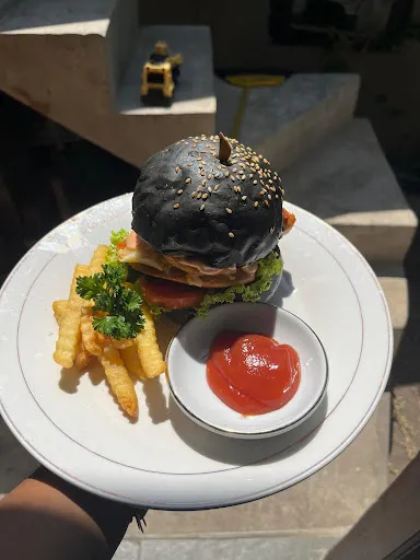 Ning's Coffee & Eatery 3