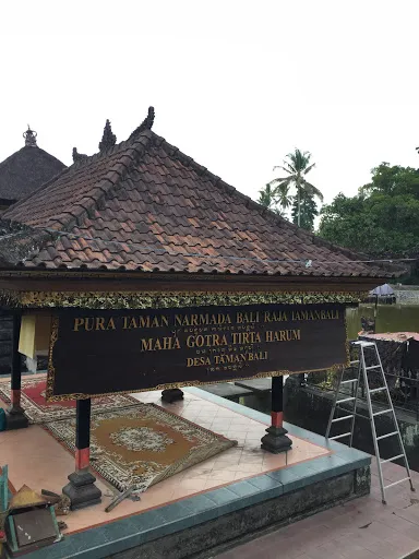Pura Taman Narmada Bali Raja Temple 3