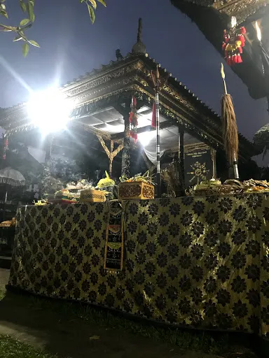 Pura Taman Narmada Bali Raja Temple 4