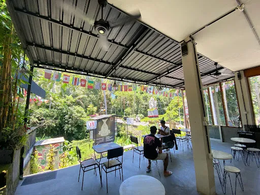 MY Cantine 3