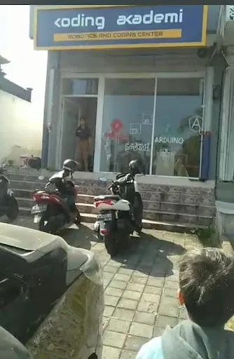 Koding Akademi Gianyar | Pusat Belajar Coding dan Robotika 3