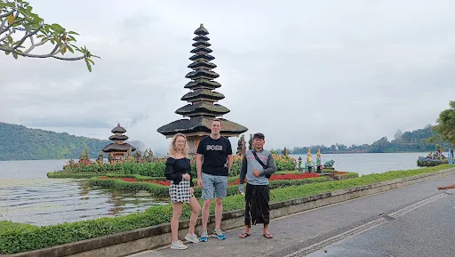 Tur Guide Bali Bali Driver - Tour Guide — Transportation & Guided Tours in Bitera (5 ...