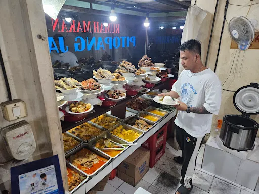 Rumah Makan Masakan Padang Pitopang Jaya 2