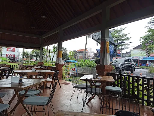 WARUNG SIGGI (Sup Ikan Goreng Gianyar) 1