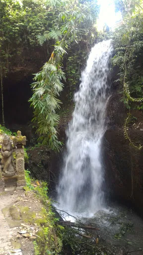 Air Terjun Apit Aungan Pejeng 2