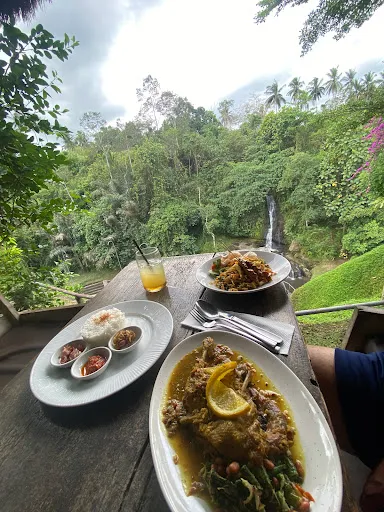 Layana Warung 3