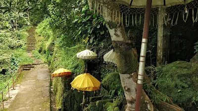 The Tadah Uwuk Waterfall and Canyon view 3